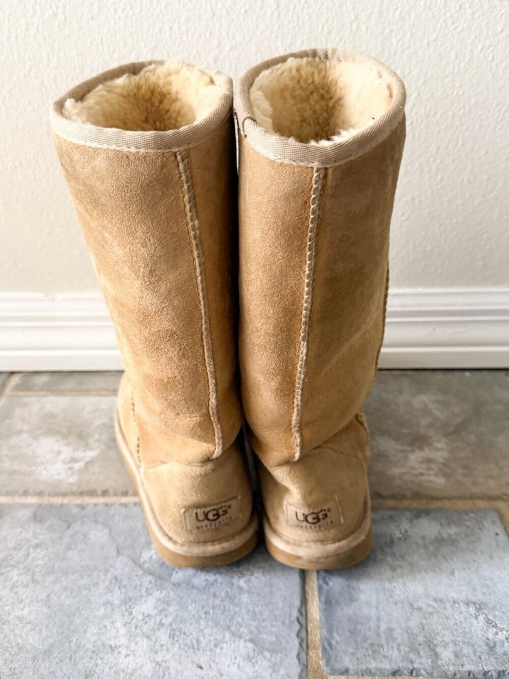 UGG Classic Tall Boots Womens 7 Chestnut Sheepskin Lined Snow Suede - Picture 5 of 9
